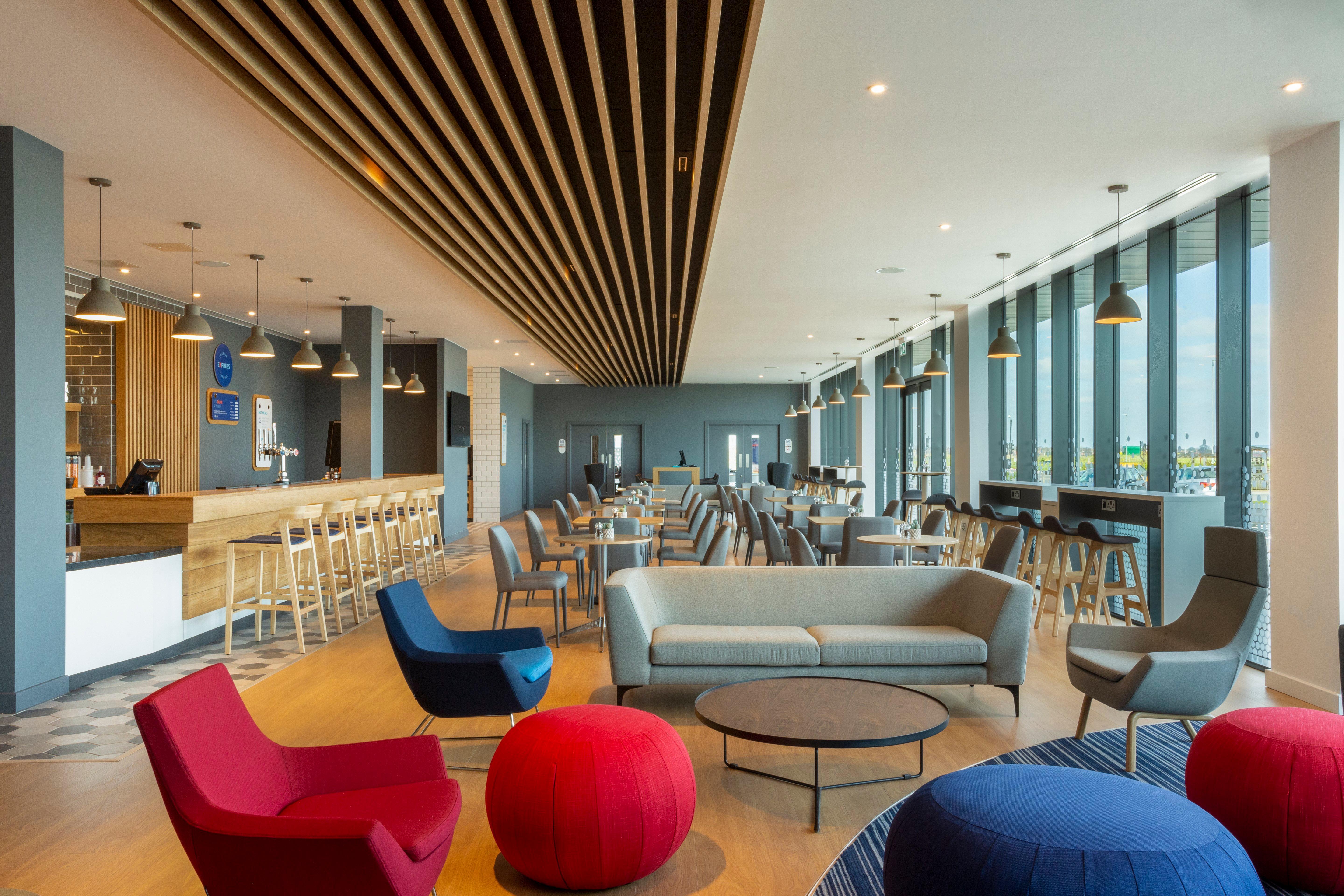 Holiday Inn Express Bridgwater M5, Jct24 By Ihg Eksteriør billede