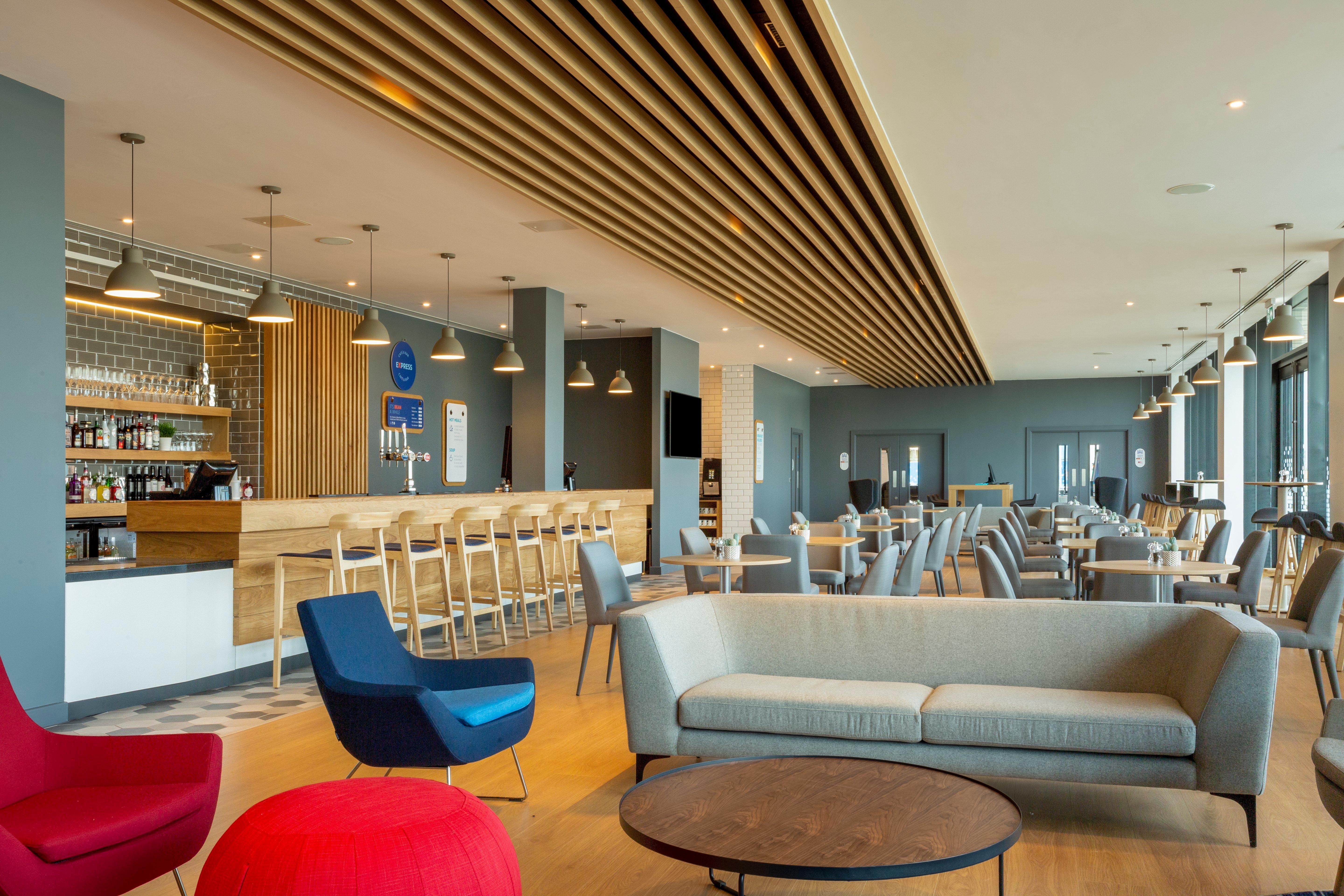 Holiday Inn Express Bridgwater M5, Jct24 By Ihg Eksteriør billede